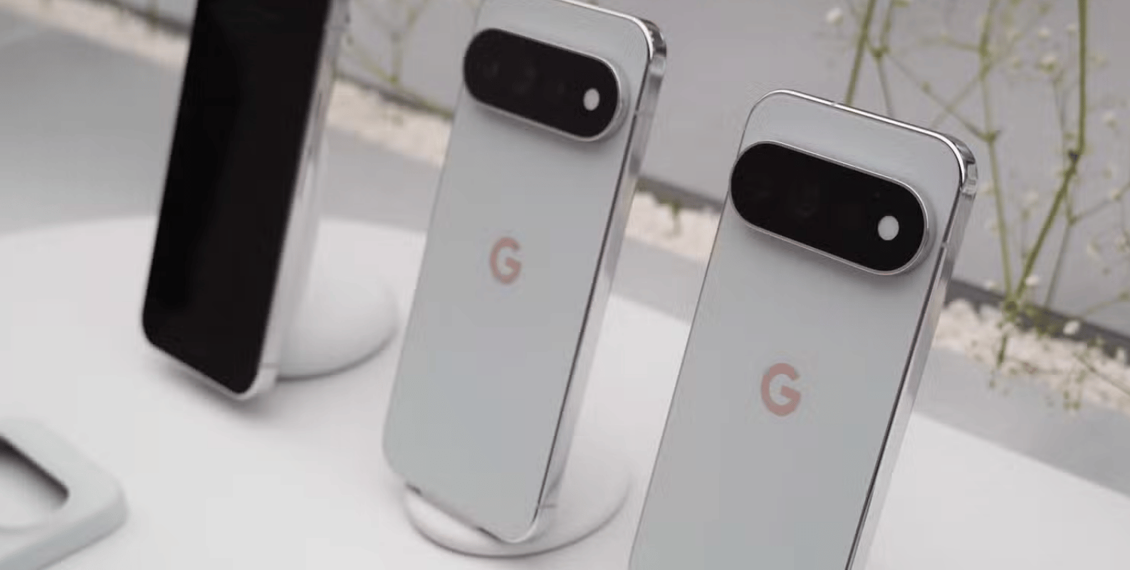 two overlapping Samsung phones